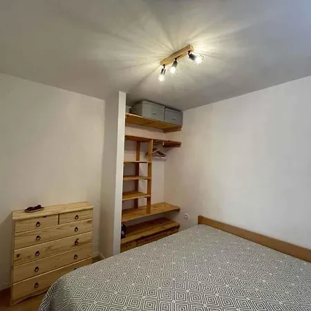 Apartman In 45049 *